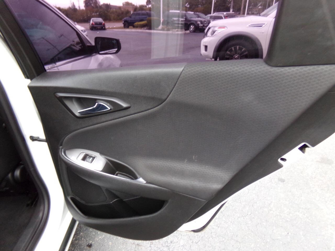 Used 2018 Chevrolet Malibu LT w/ Redline Edition image 29