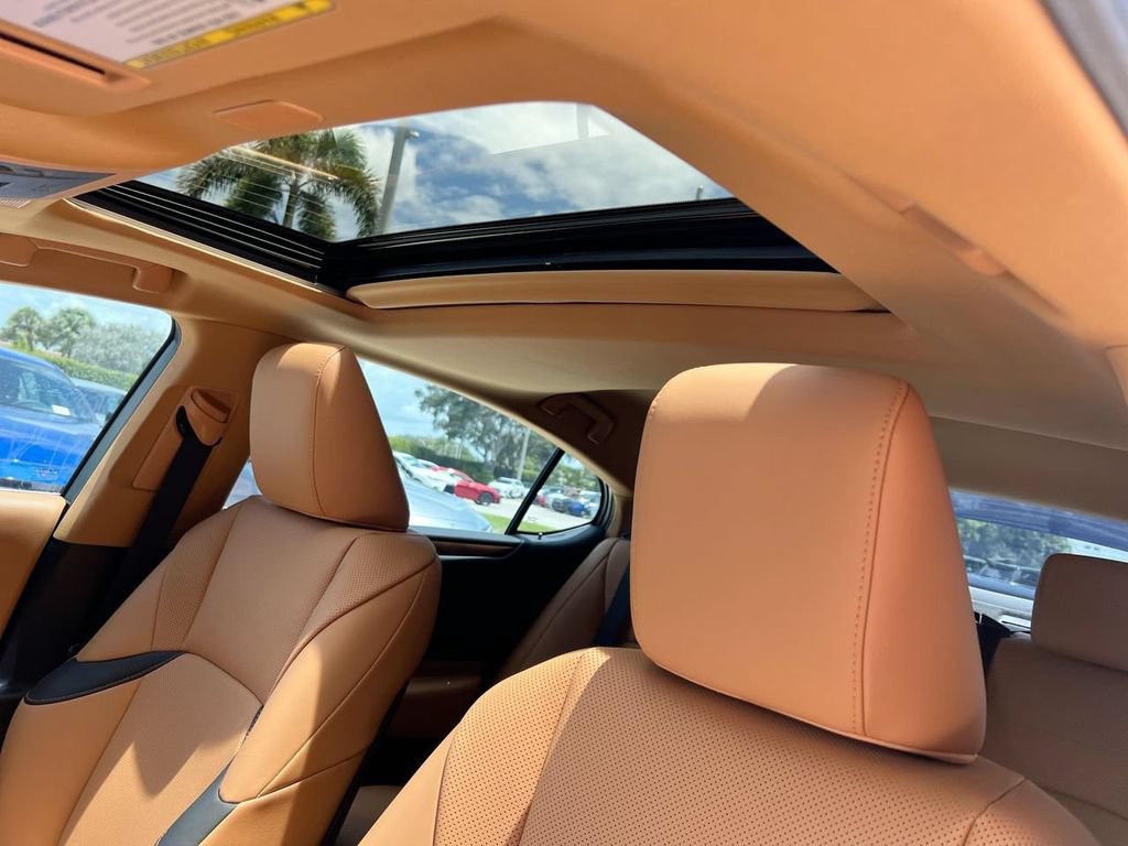 Certified 2024 Lexus ES 350 w/ Premium Package FWD image 18