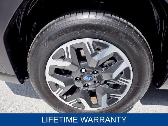 Used 2025 Subaru Forester Premium AWD/4WD image 8
