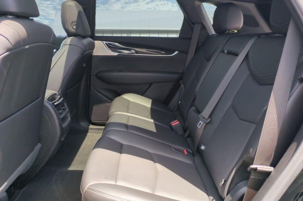Certified 2023 Cadillac XT5 Premium Luxury FWD image 29
