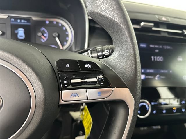 Used 2023 Hyundai Tucson SE image 16