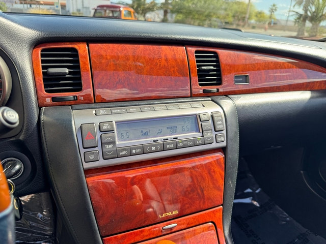 Used 2004 Lexus SC 430 Convertible image 16