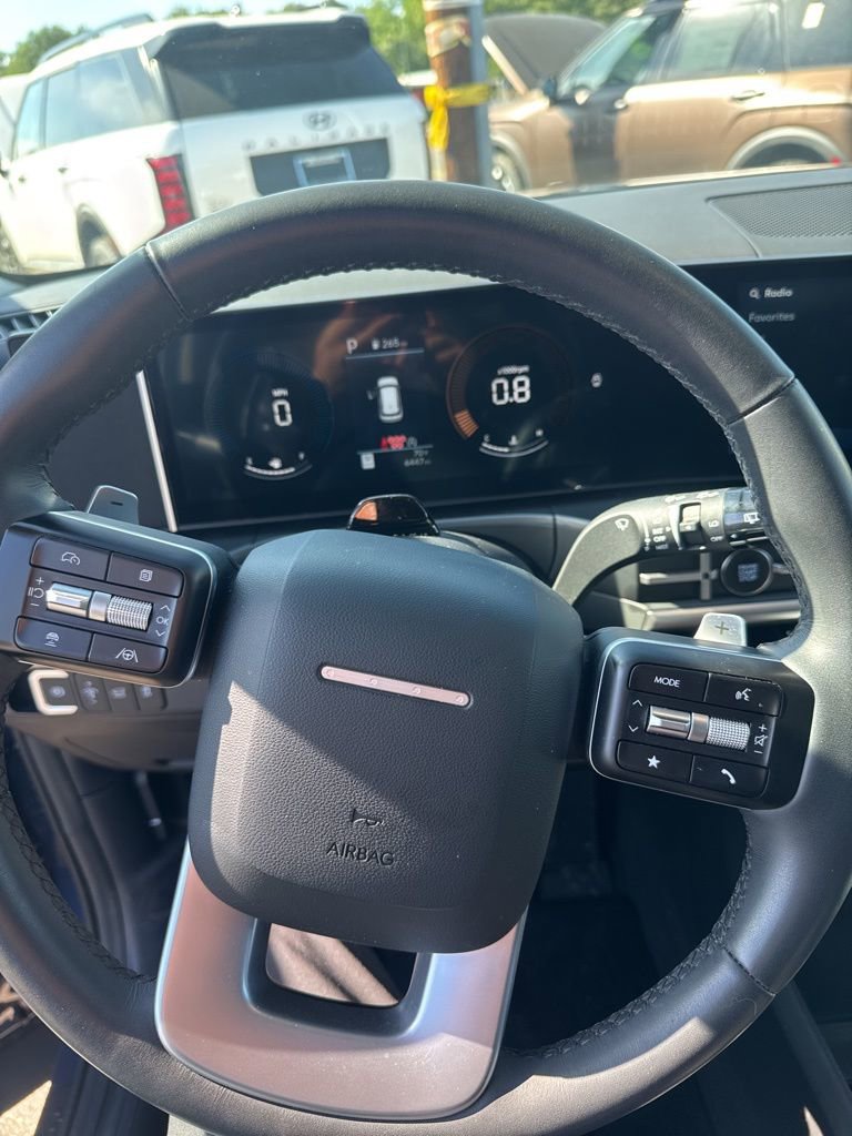 Used 2025 Hyundai Santa Fe SEL FWD image 4