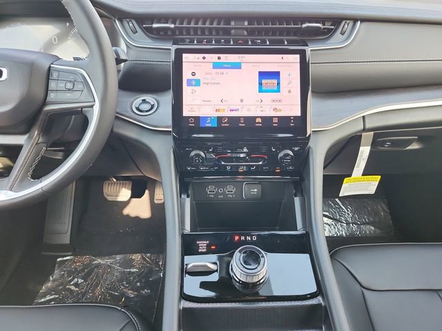 New 2025 Jeep Grand Cherokee Limited image 15