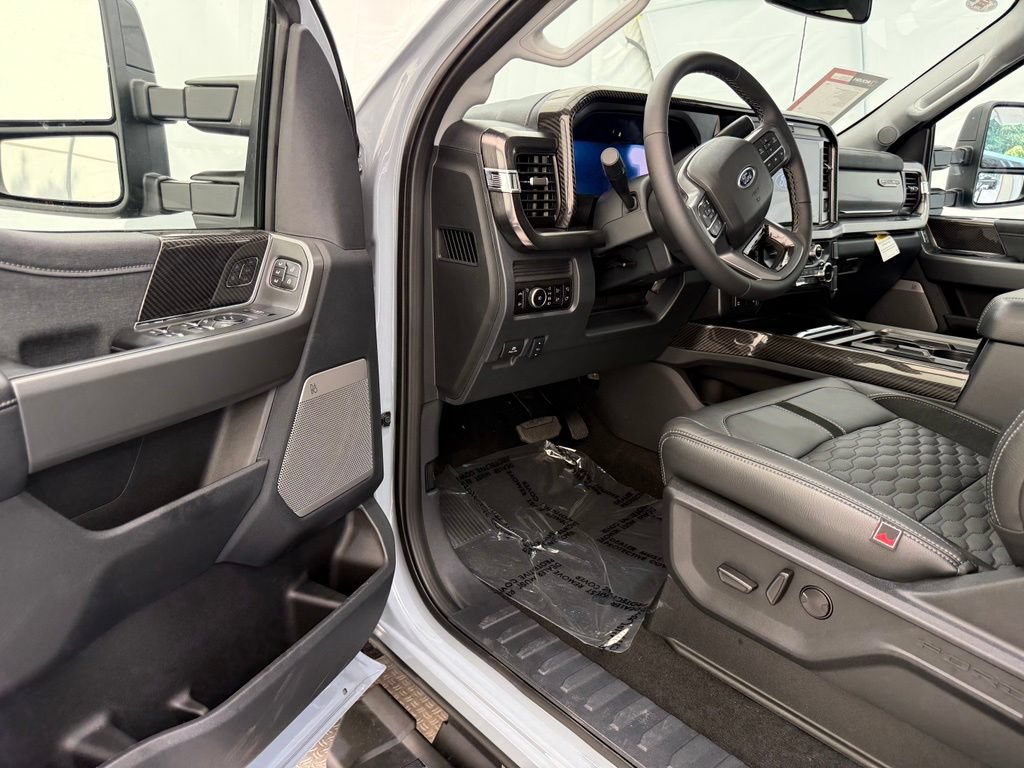 New 2026 Ford F250 Lariat w/ Black Appearance Package AWD/4WD image 34