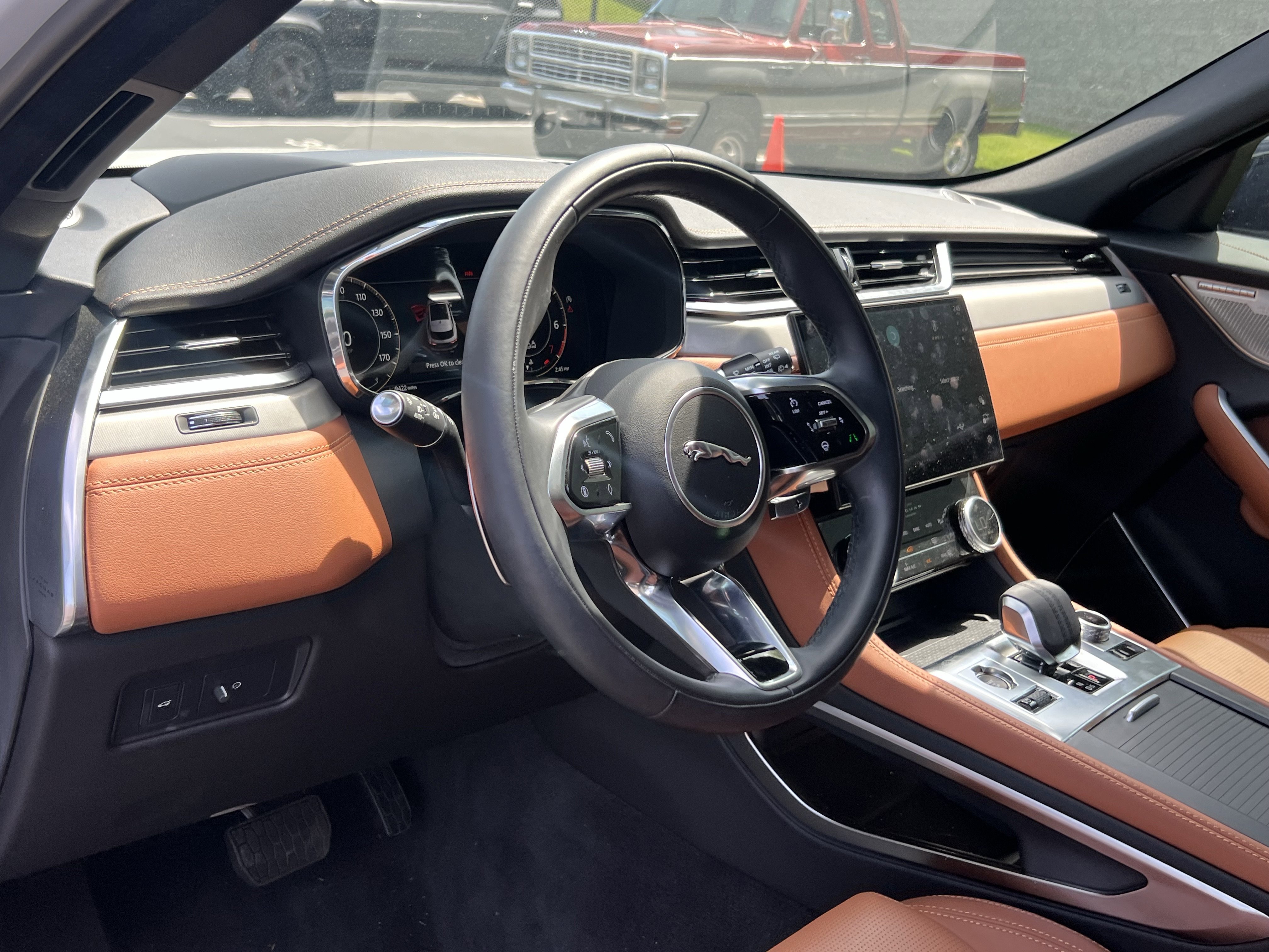 Used 2026 Jaguar F-PACE R-Dynamic S AWD/4WD image 12