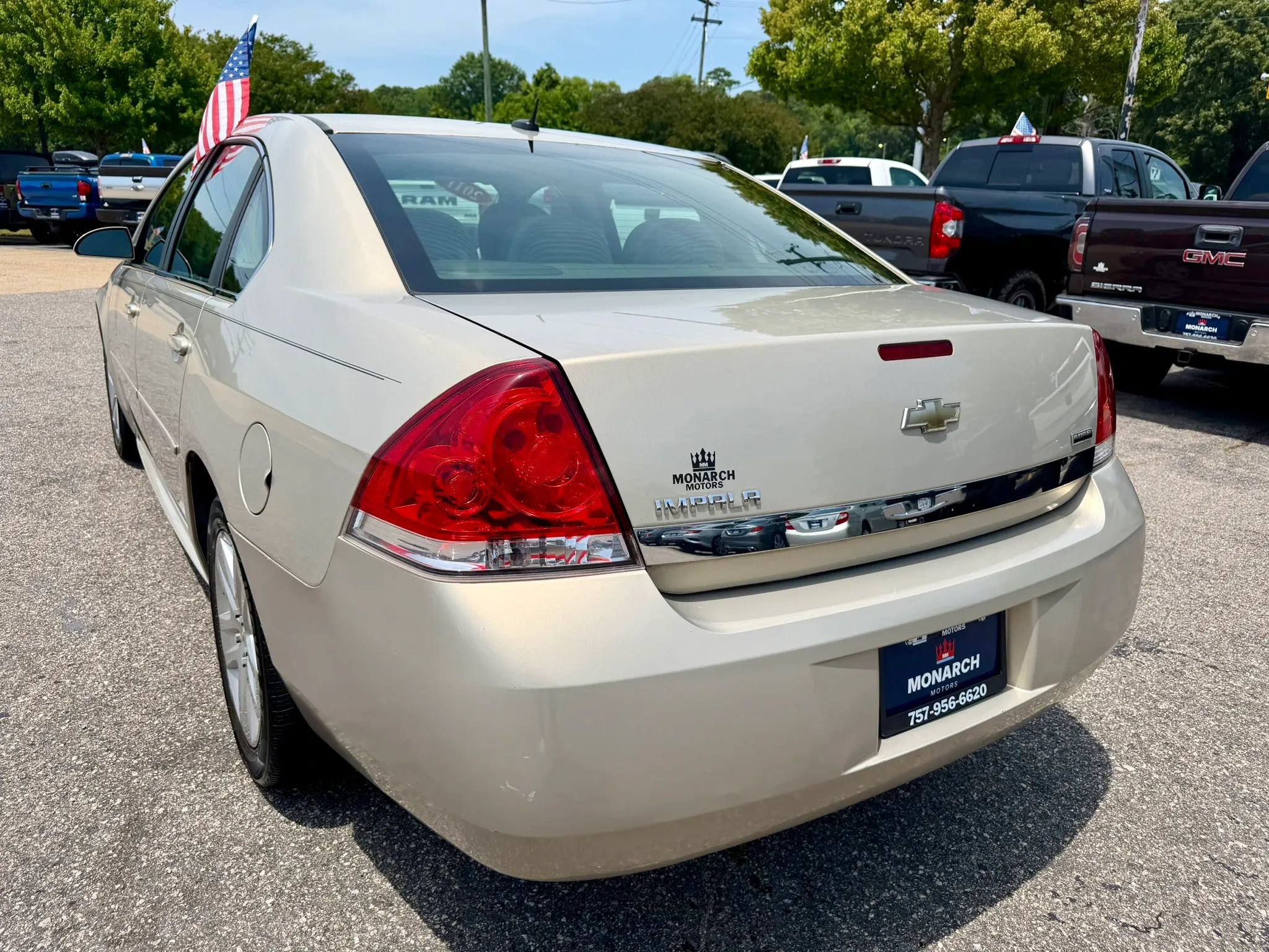 Used 2011 Chevrolet Impala LS FWD image 3