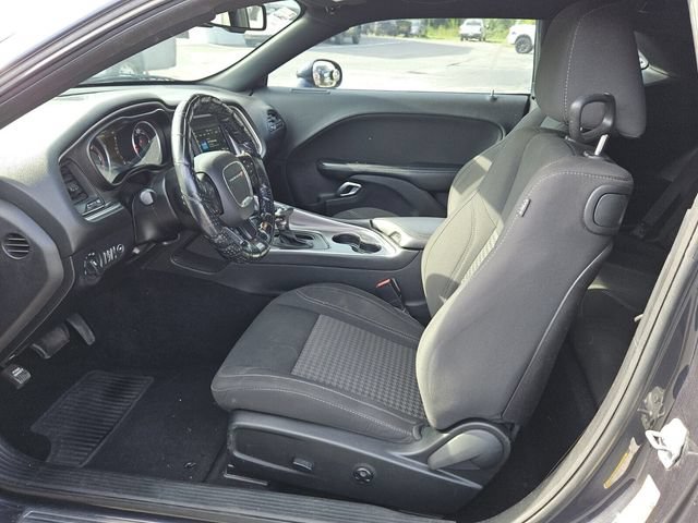 Used 2019 Dodge Challenger SXT RWD image 10