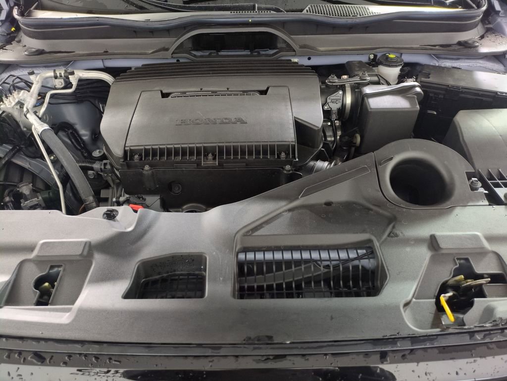 Used 2025 Honda Pilot Sport image 24