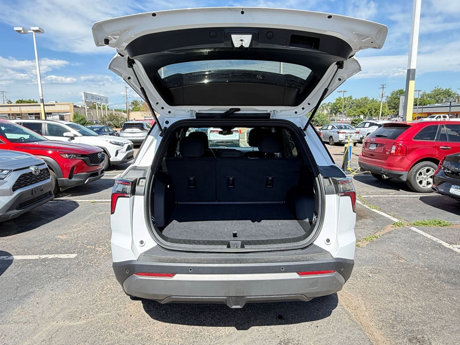 Used 2025 Chevrolet Equinox LT AWD/4WD image 30