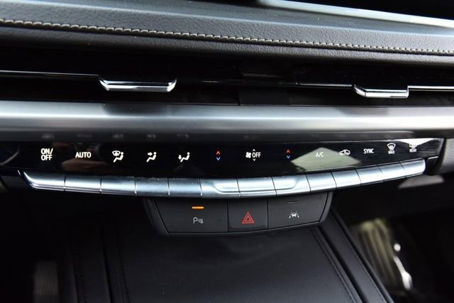 Used 2024 Cadillac XT4 Premium Luxury image 15