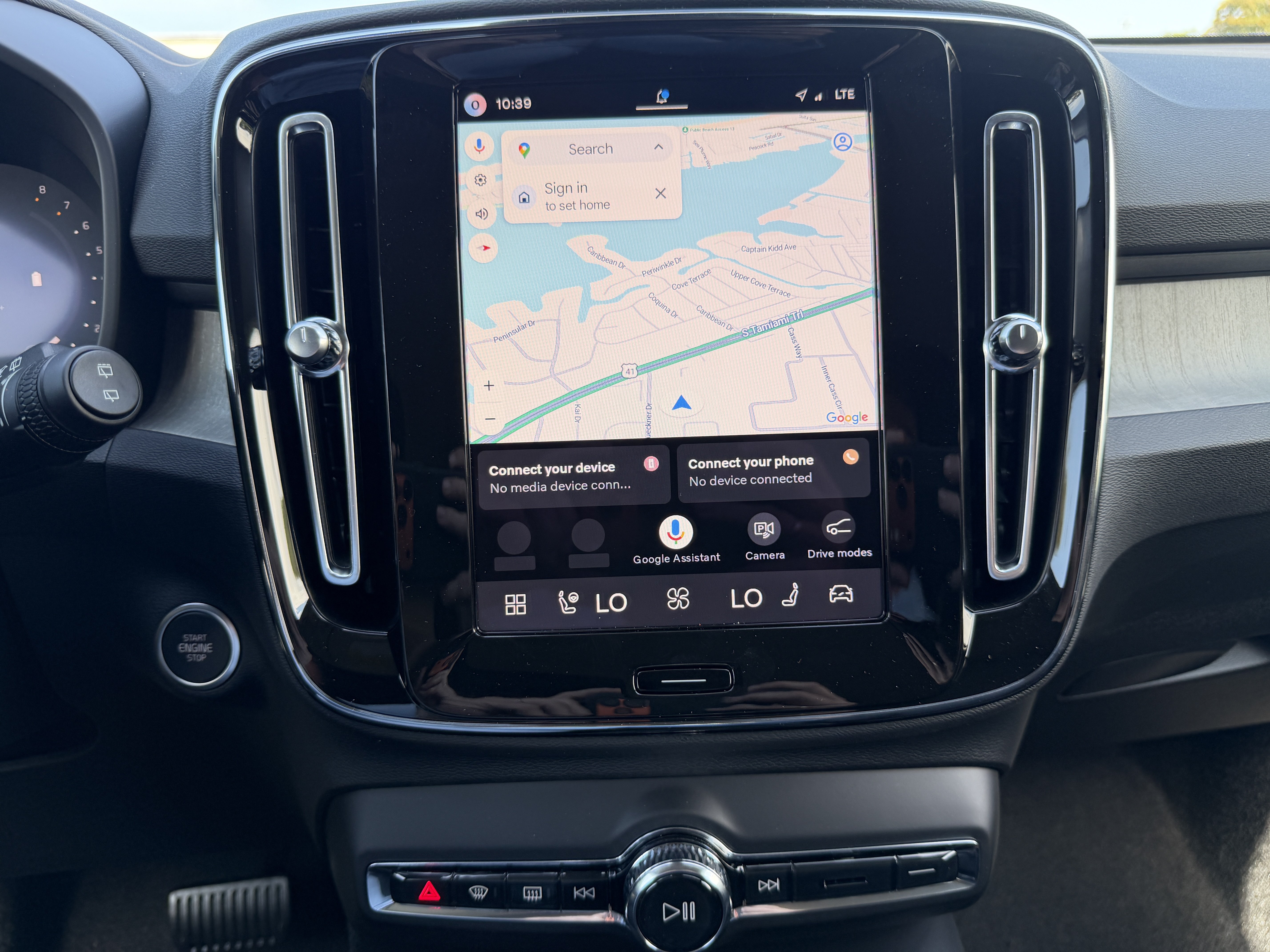 New 2026 Volvo XC40 B4 Core w/ Climate Package FWD image 20
