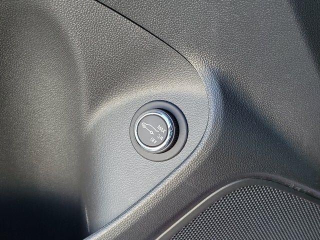 Used 2023 Buick Encore GX Select w/ Sport Touring Package FWD image 19