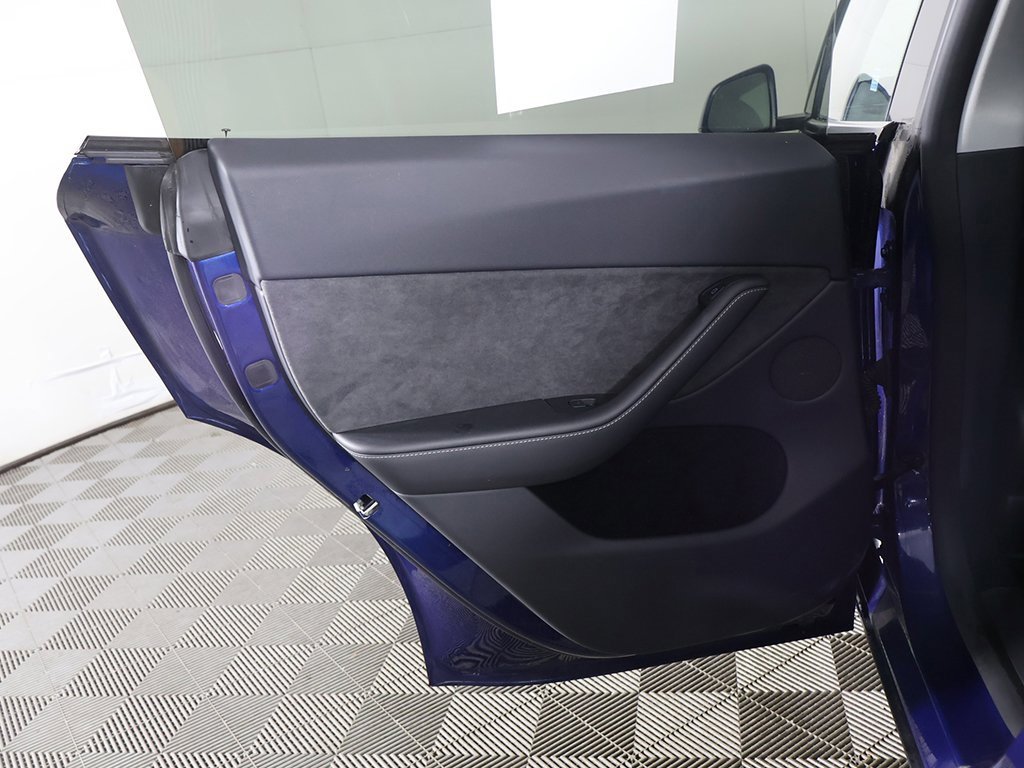 Used 2023 Tesla Model Y Long Range image 19