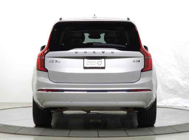 Certified 2025 Volvo XC90 B5 Plus AWD/4WD image 8