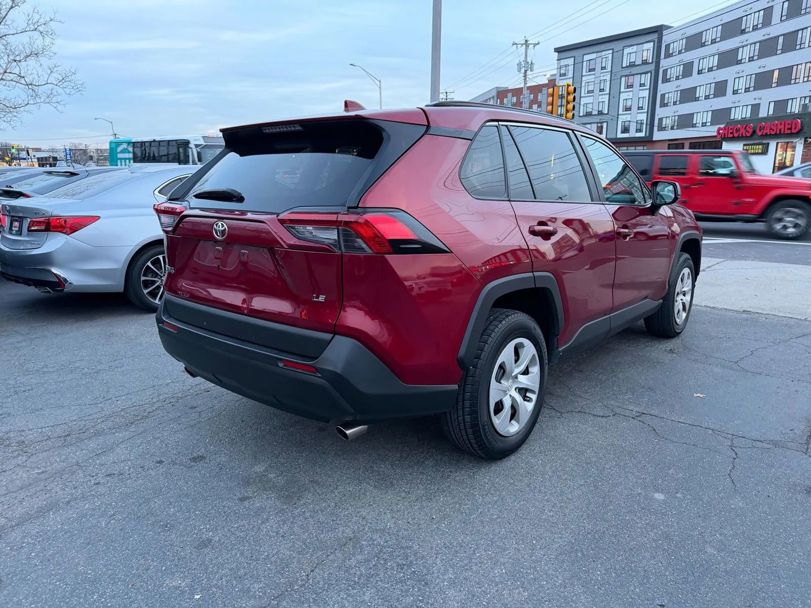 Used 2019 Toyota RAV4 LE image 6