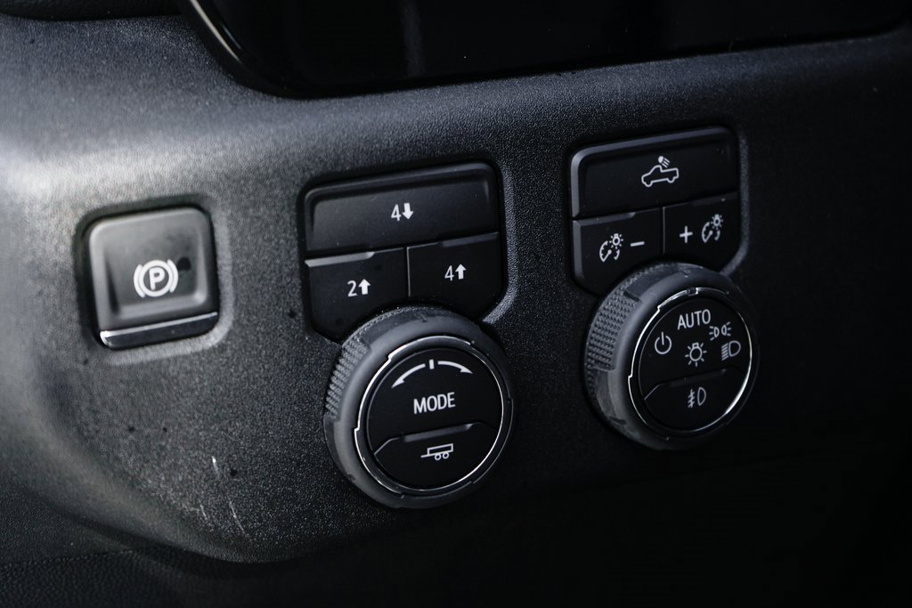 Used 2025 Chevrolet Silverado 3500 LT w/ Convenience Package image 18