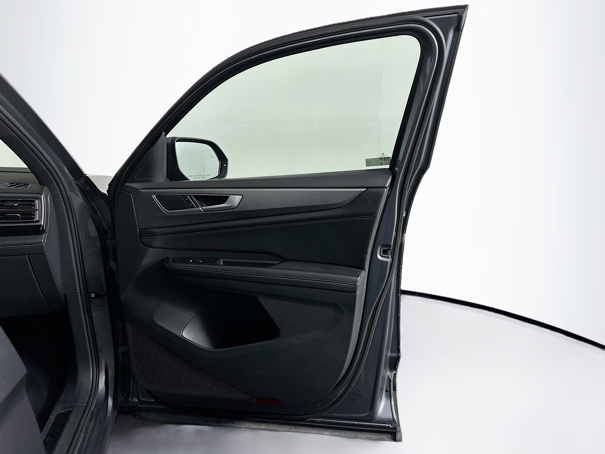 Used 2024 Volkswagen Atlas Cross Sport SE image 33