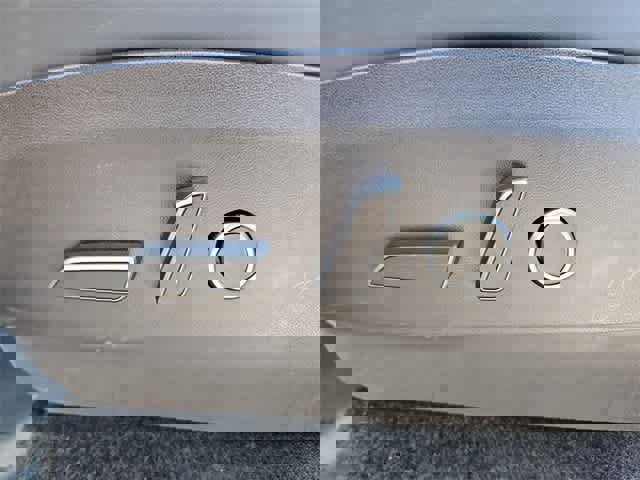 Used 2022 Tesla Model Y Long Range image 17