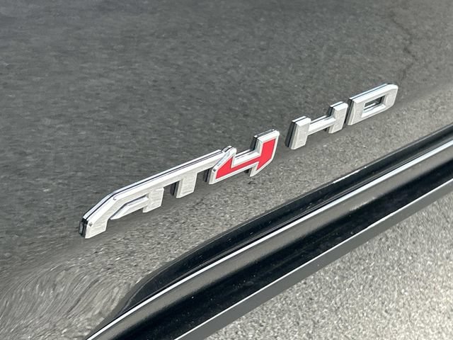 Used 2024 GMC Sierra 2500 AT4 w/ AT4 Premium Plus Package AWD/4WD image 11