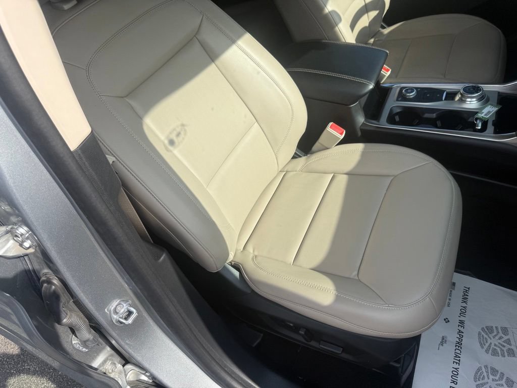 Used 2024 Ford Explorer XLT w/ Equipment Group 202A AWD/4WD image 59