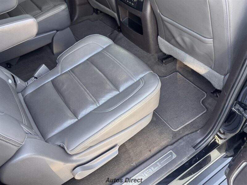 Used 2018 GMC Yukon XL Denali w/ Denali Ultimate Package RWD image 27