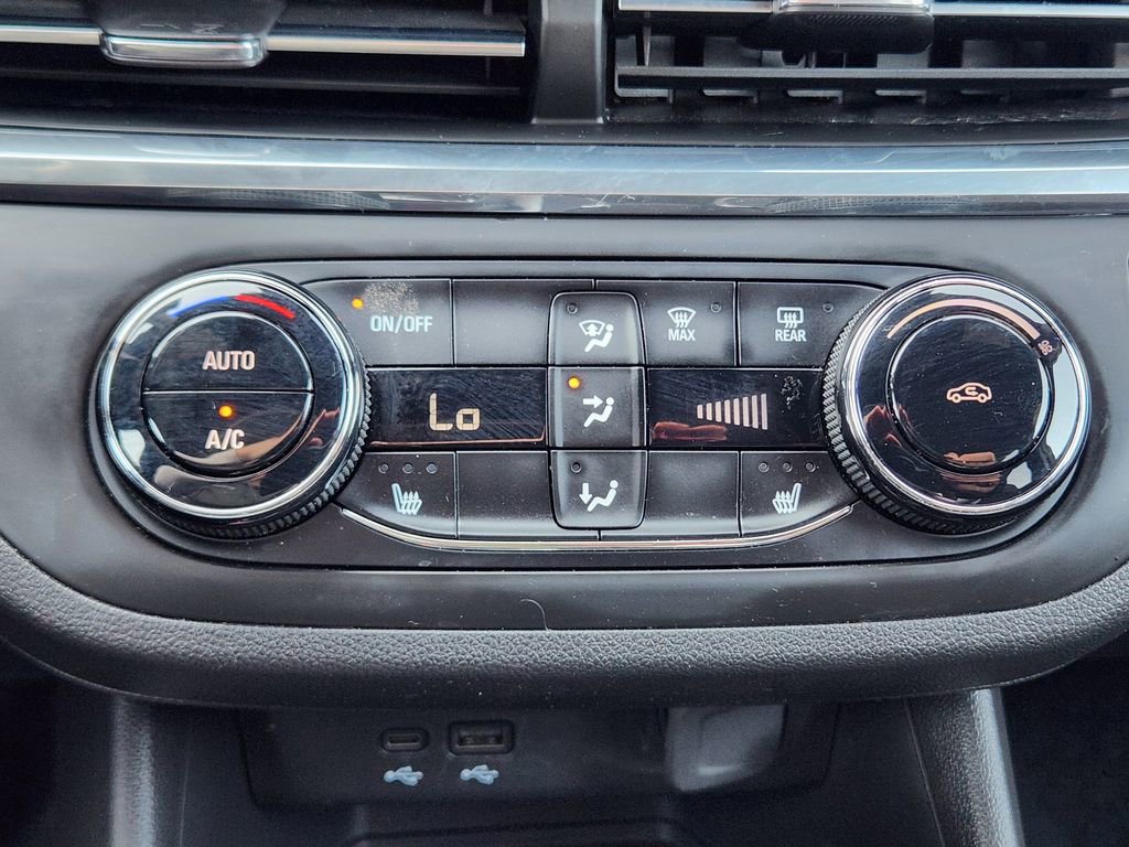 Used 2024 Buick Envista Preferred w/ Convenience I Package image 18