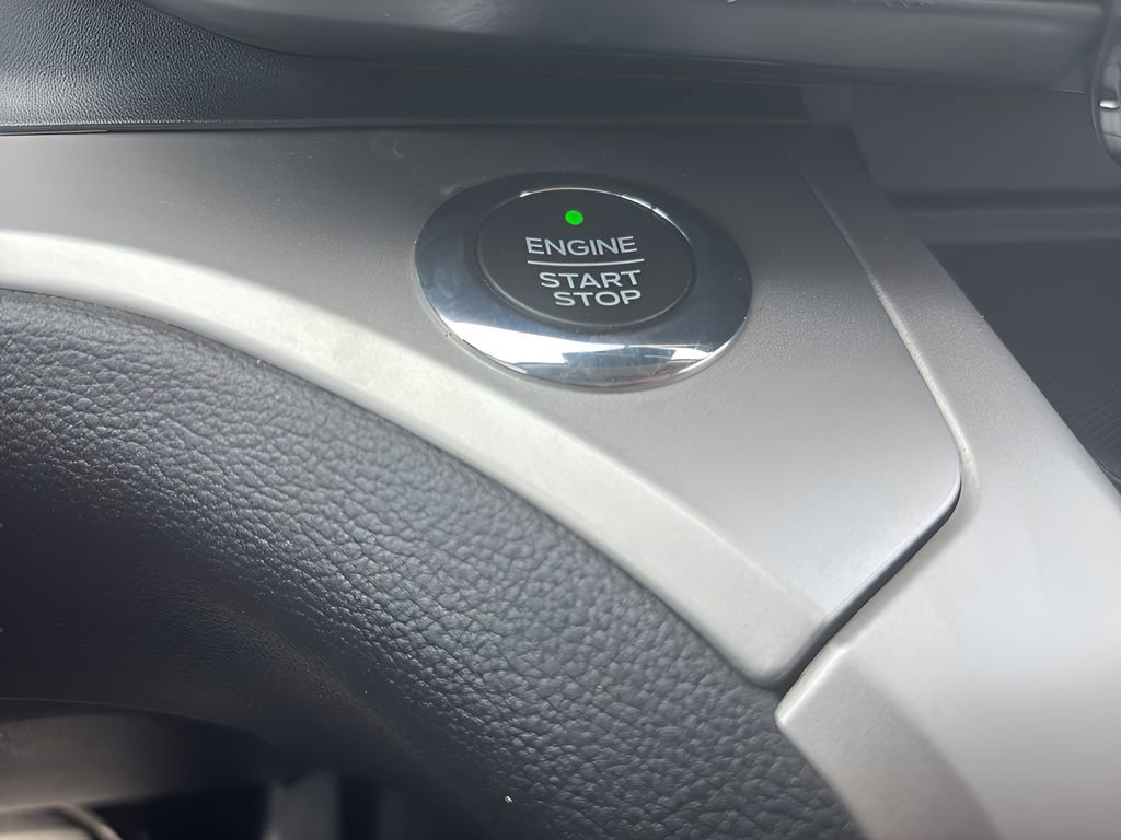 Used 2021 Ford Explorer XLT image 29