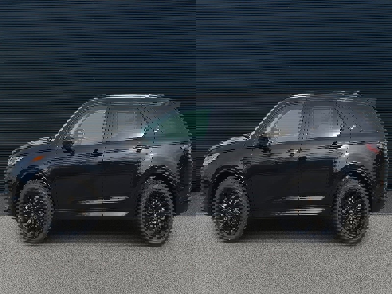 New 2025 Land Rover Discovery Sport S image 3