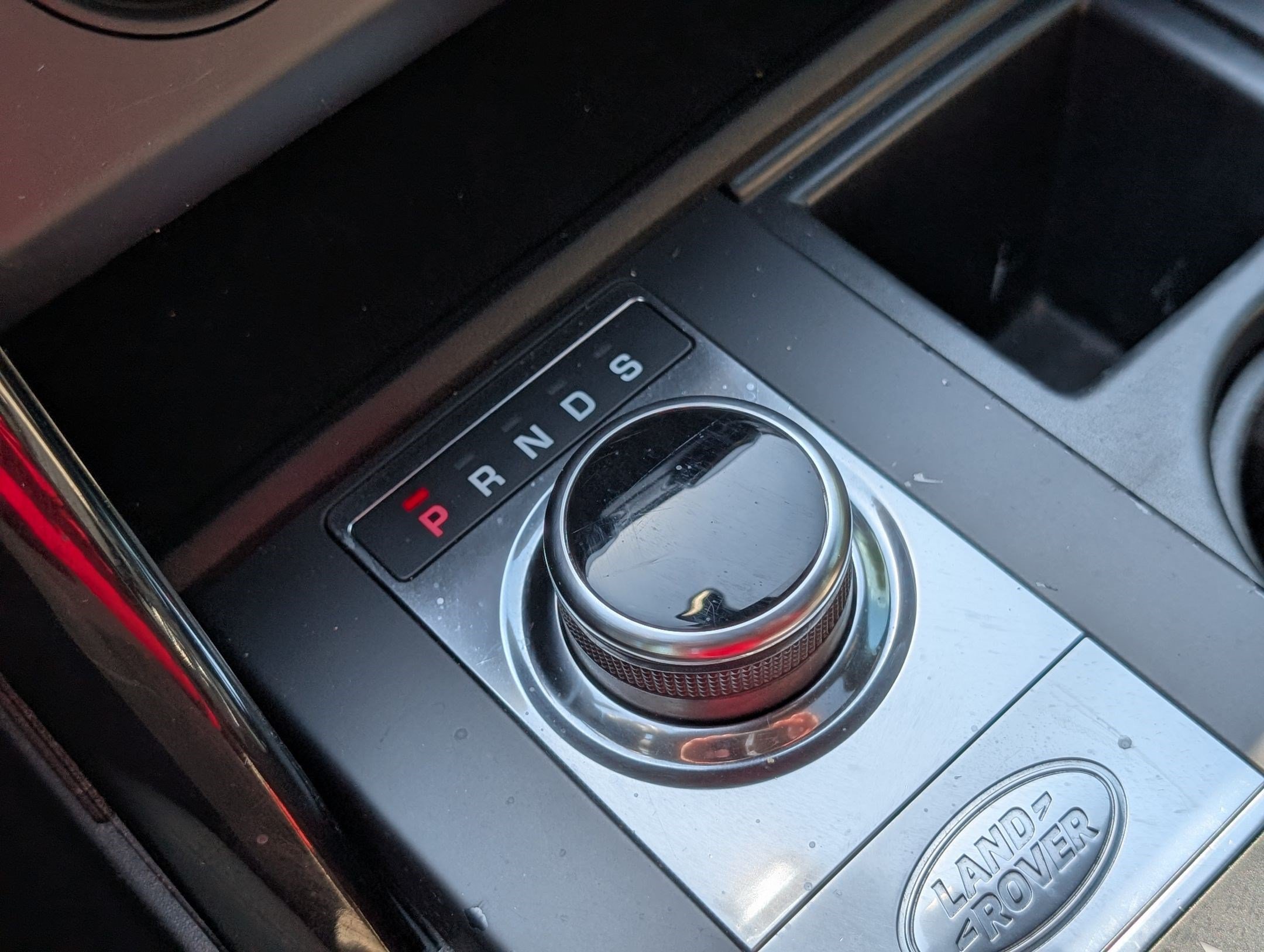 Used 2018 Land Rover Discovery SE AWD/4WD image 16