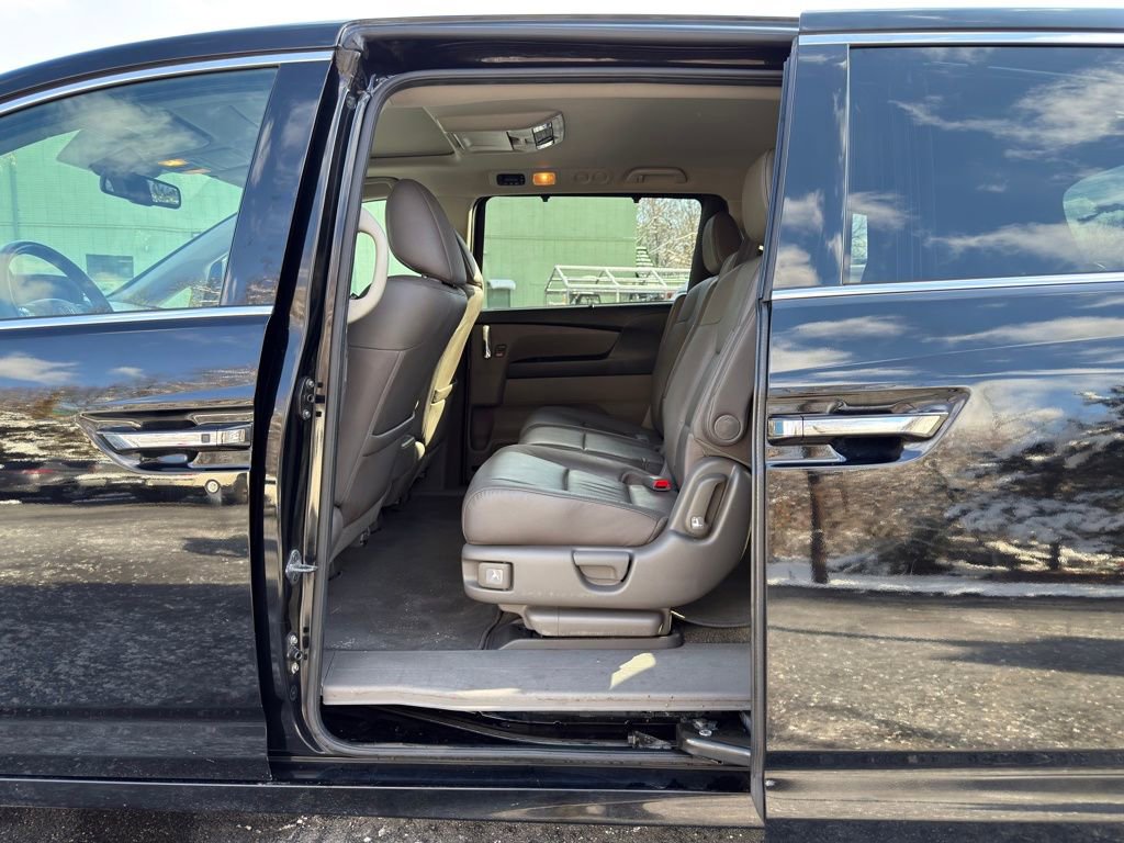 Used 2014 Honda Odyssey Touring image 19