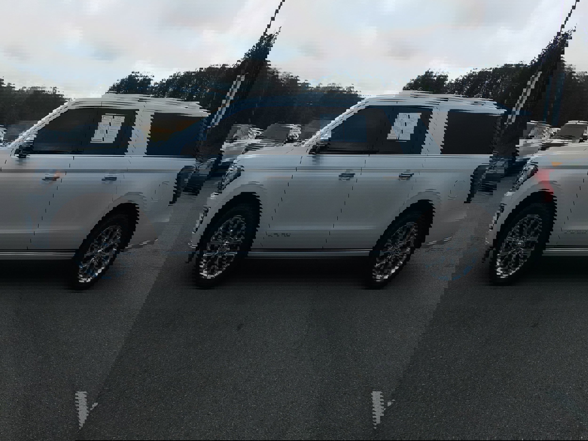 Used 2019 Ford Expedition Max Platinum image 6