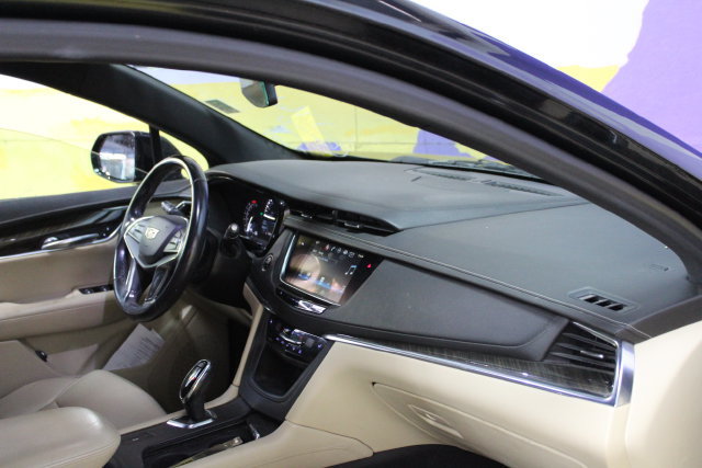 Used 2019 Cadillac XT5 FWD image 12