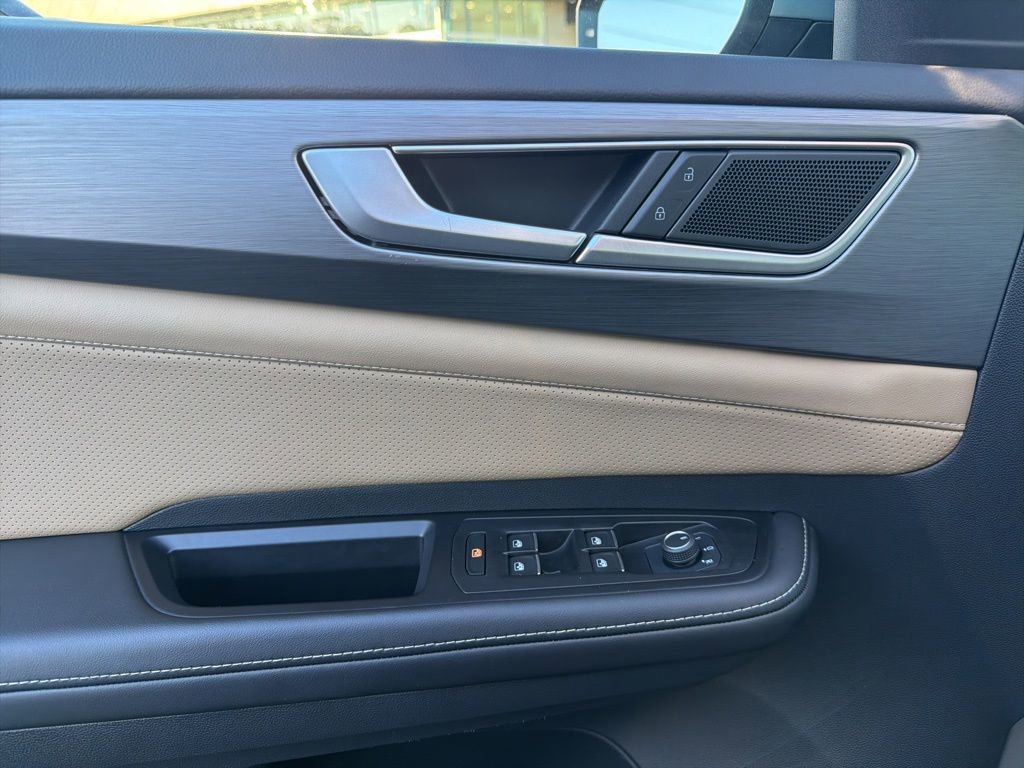 Used 2024 Volkswagen Atlas Cross Sport SE image 10