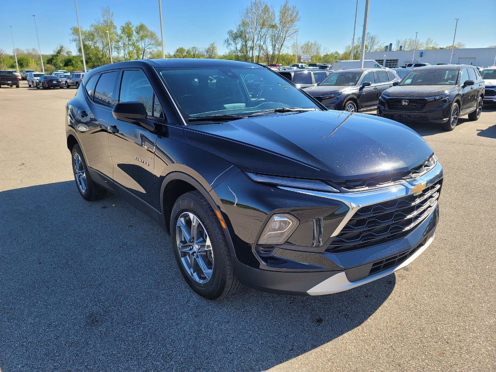 Used 2023 Chevrolet Blazer LT w/ LPO, Floor Liner Package FWD image 9