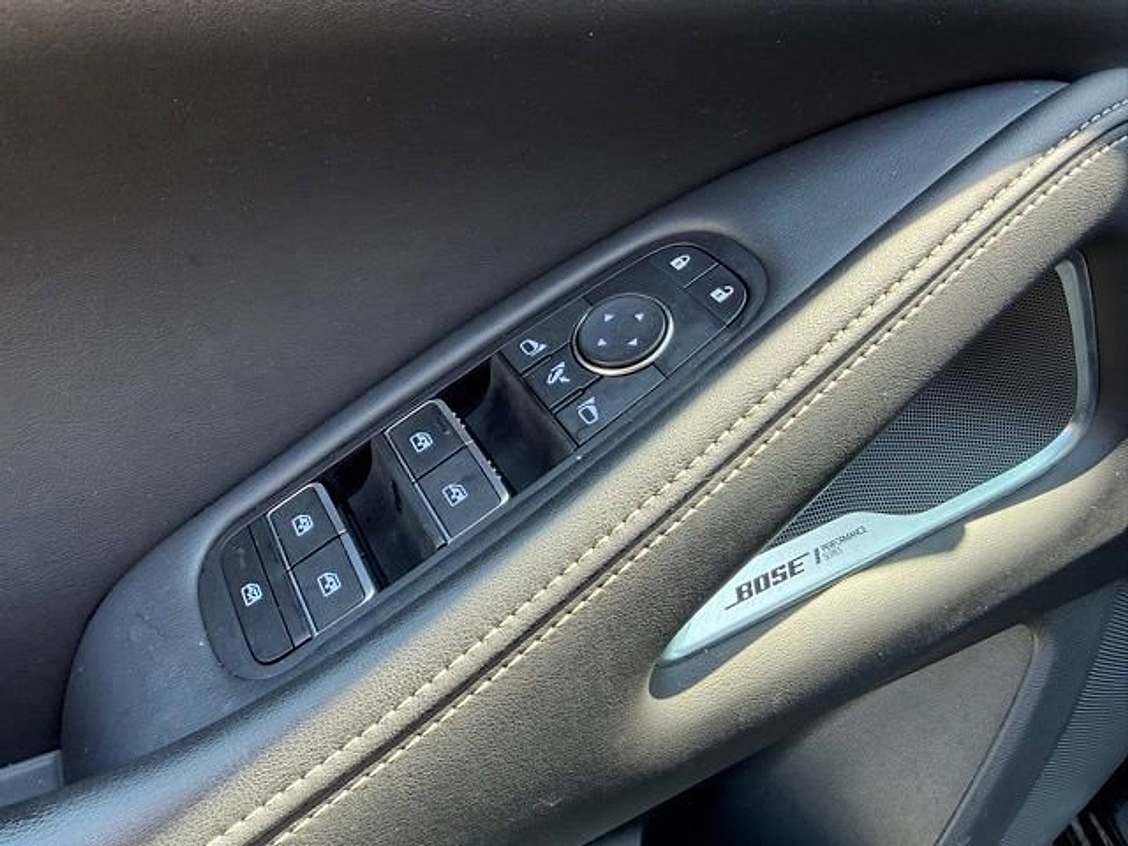 Certified 2025 INFINITI QX60 Luxe image 11