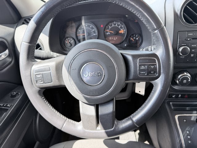 Used 2017 Jeep Patriot Latitude AWD/4WD image 11