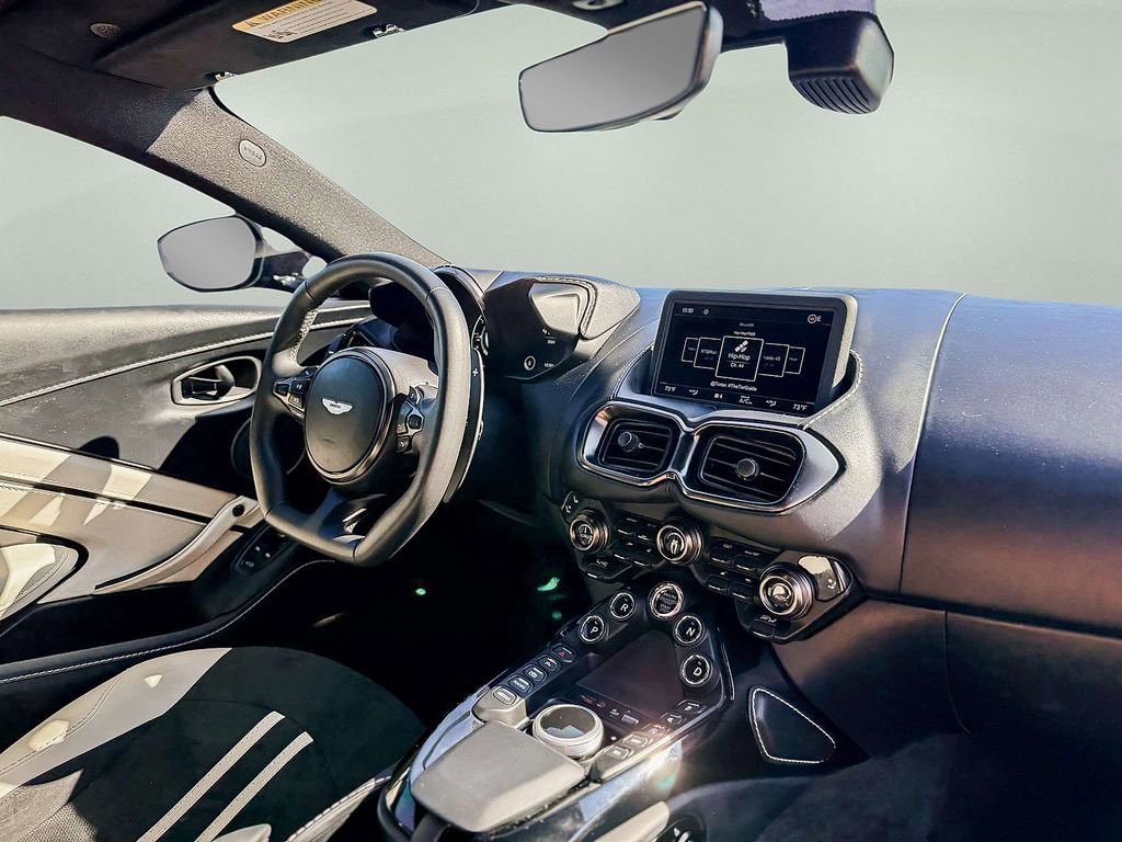 Used 2023 Aston Martin V8 Vantage Coupe image 30