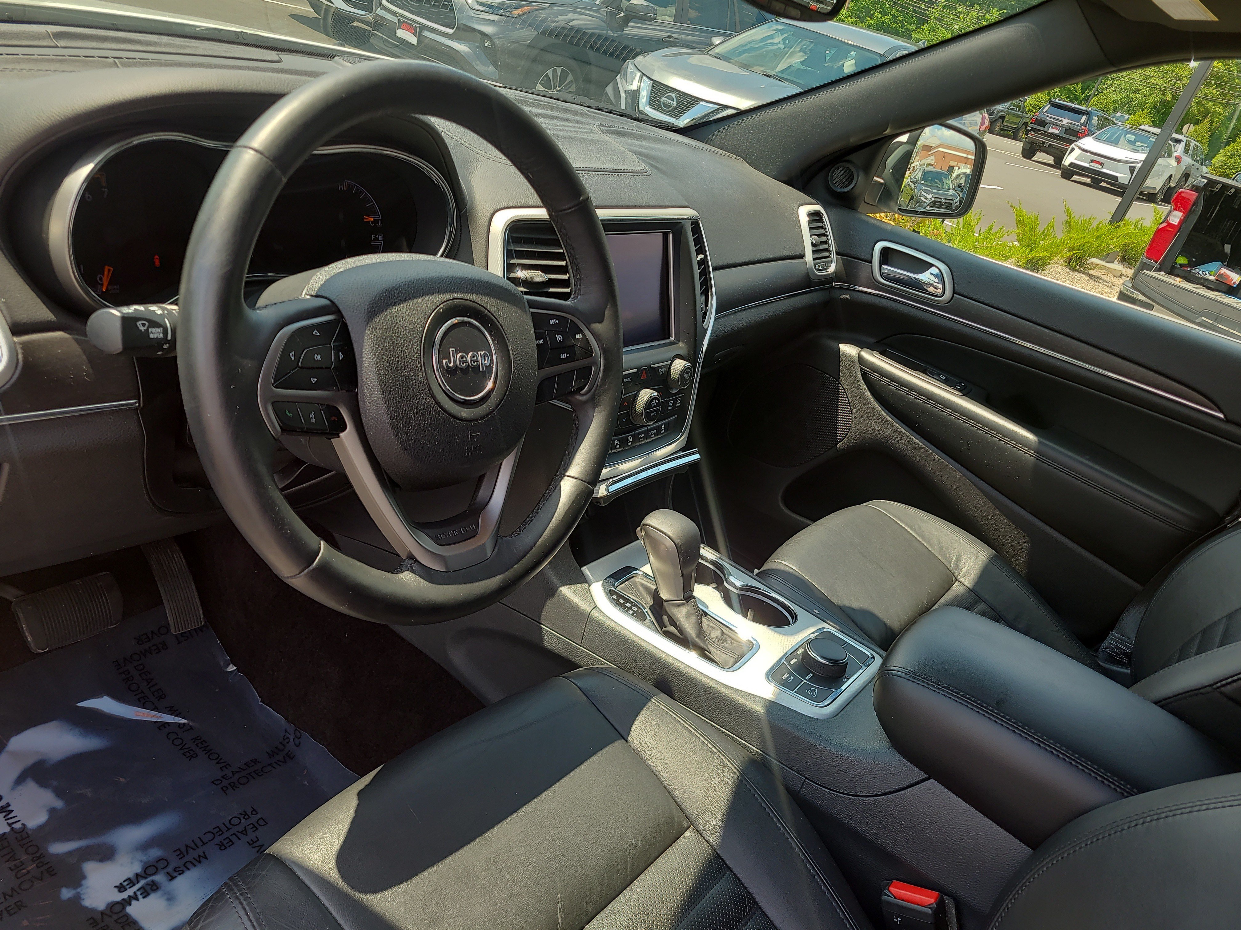 Used 2018 Jeep Grand Cherokee Limited AWD/4WD image 15