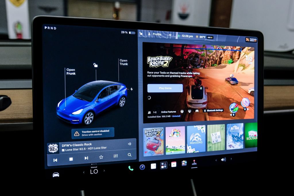 Used 2021 Tesla Model Y Long Range AWD/4WD image 35