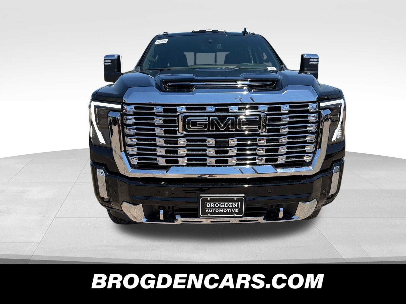 New 2026 GMC Sierra 2500 Denali w/ LPO, Black Badging Package AWD/4WD image 8