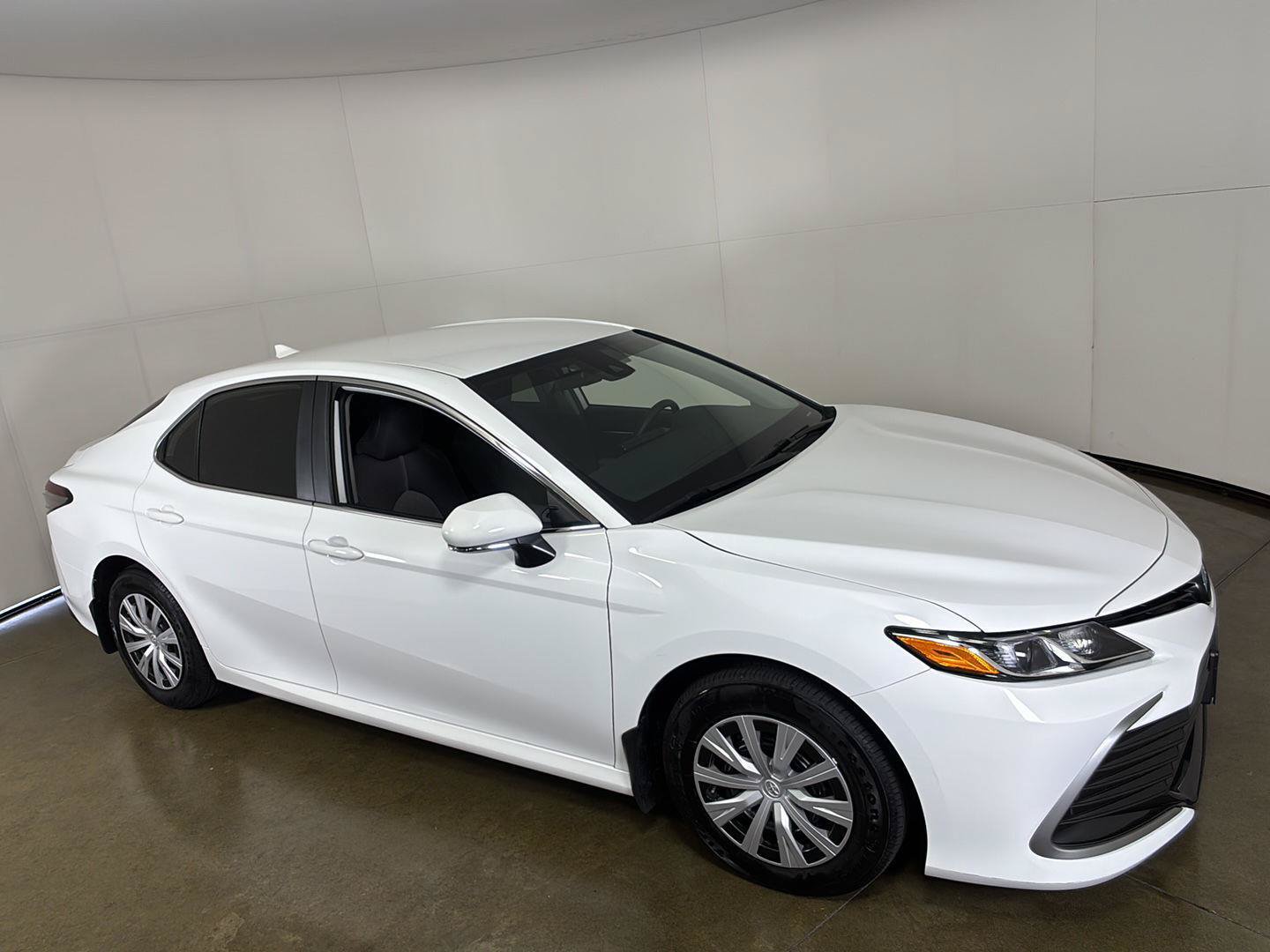 Used 2023 Toyota Camry LE FWD image 8