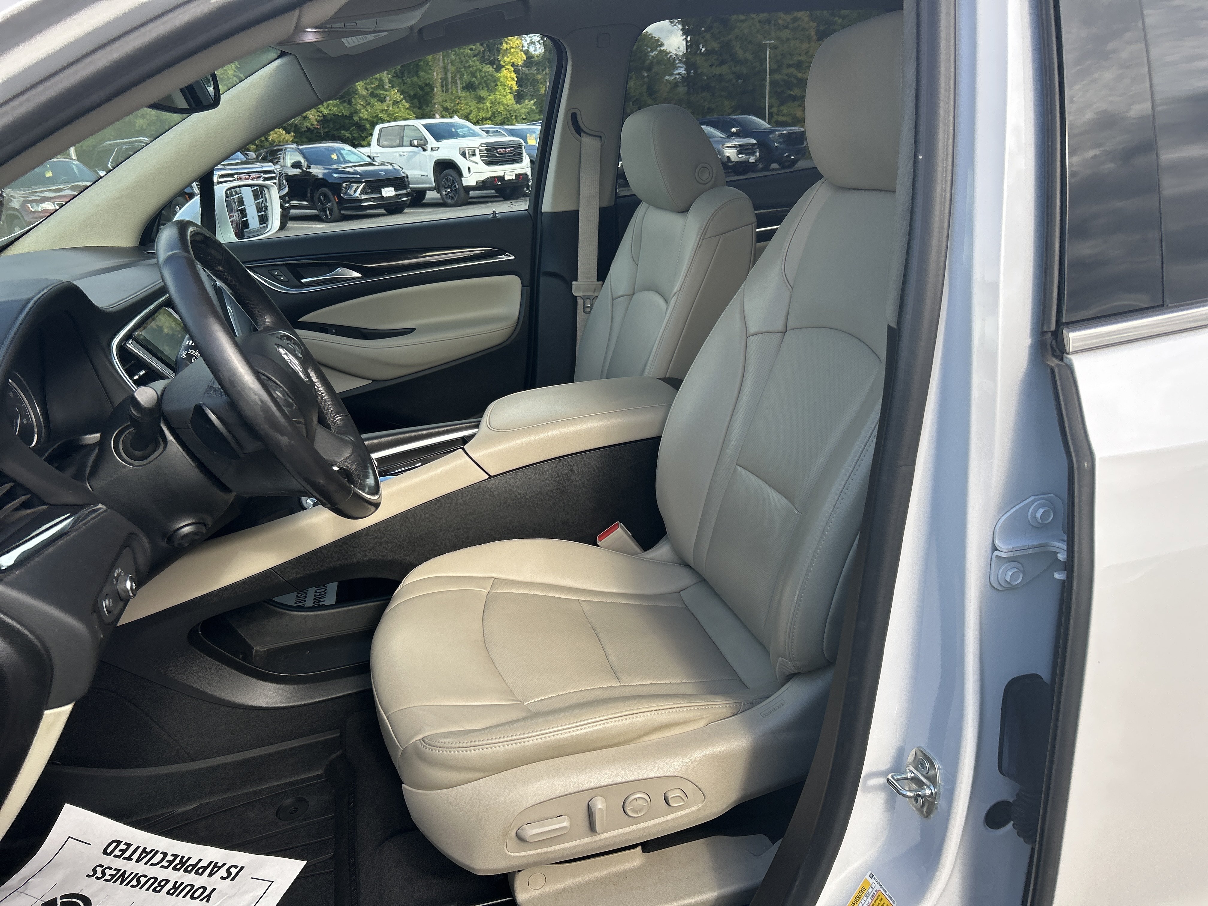 Used 2020 Buick Enclave Premium w/ Sun and Sites Package AWD/4WD image 19