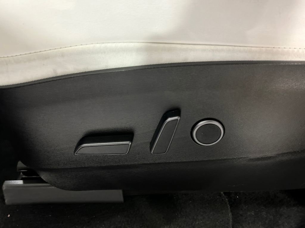 Used 2023 Tesla Model Y Long Range image 11