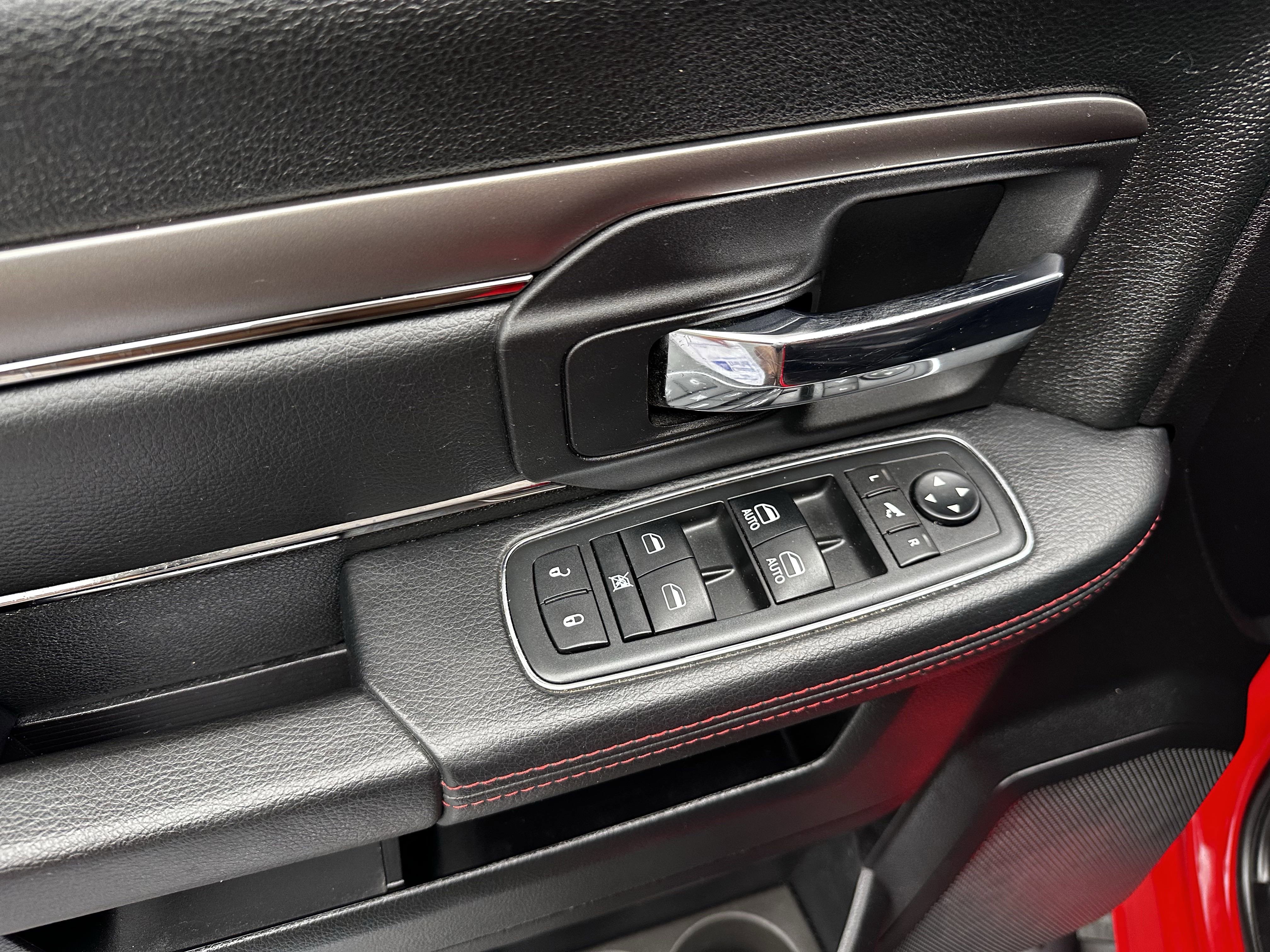 Used 2016 RAM 1500 Sport w/ Comfort Group image 5