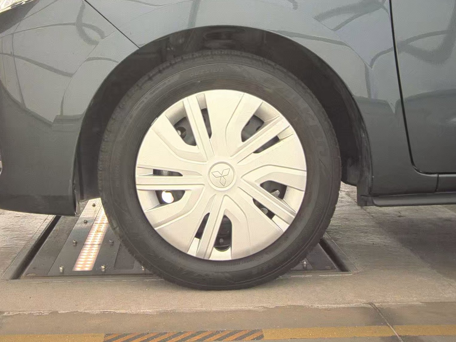 Used 2024 Mitsubishi Mirage ES FWD image 11