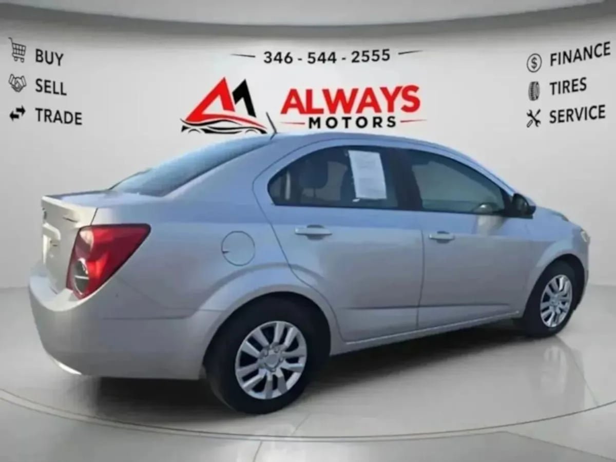 Used 2013 Chevrolet Sonic LS FWD image 17