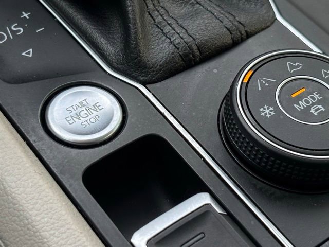 Used 2020 Volkswagen Atlas SE w/ Panoramic Sunroof Package image 40