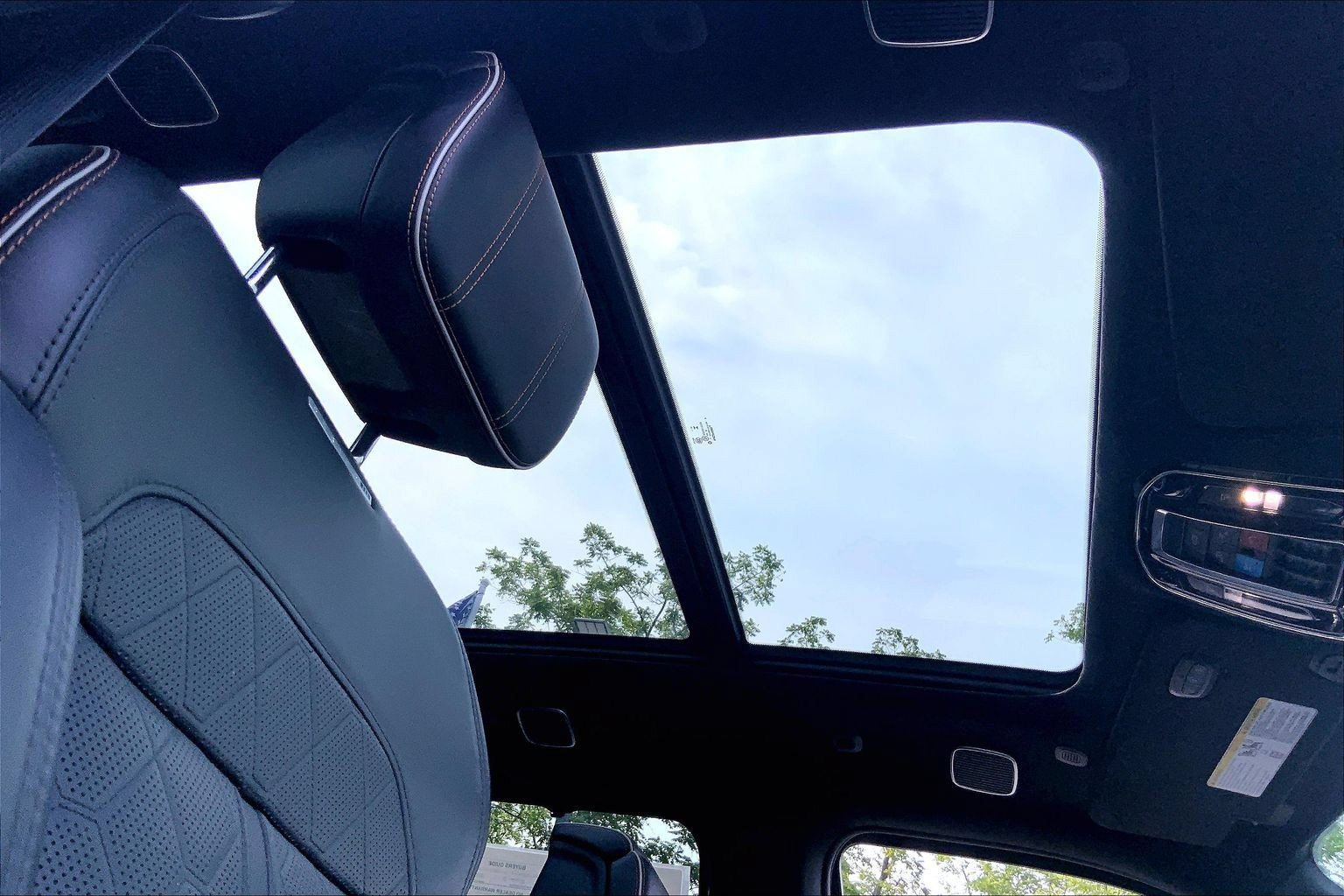 Certified 2025 Jeep Grand Wagoneer L Series III w/ Rear Seat Video Group 1 AWD/4WD image 12