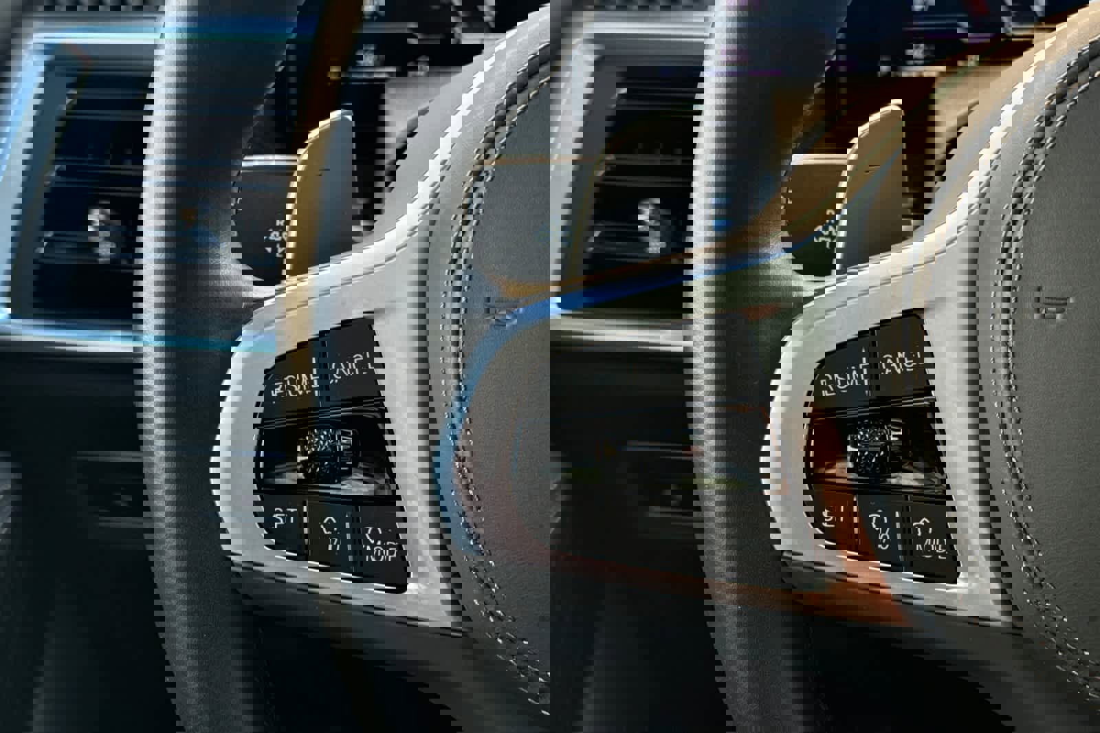 Used 2024 BMW X7 xDrive40i w/ M Sport Package image 27